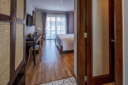 Deluxe King Room with Balcony