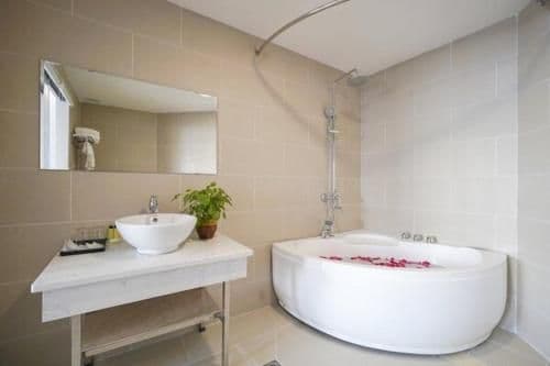 King Suite with Ocean View