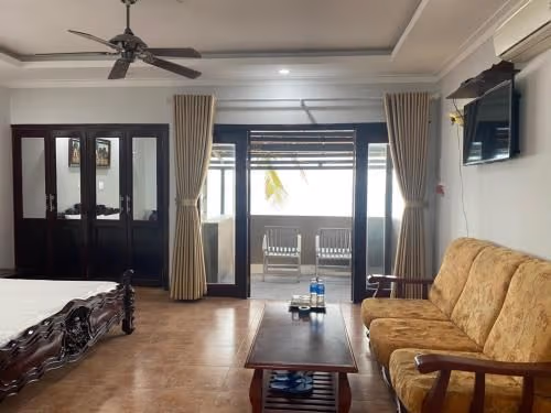 Deluxe Double Room (2 Adults + 1 Child)