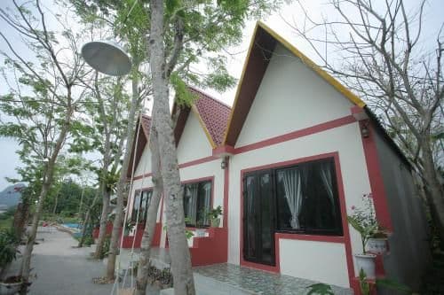 Bungalow - Water Front