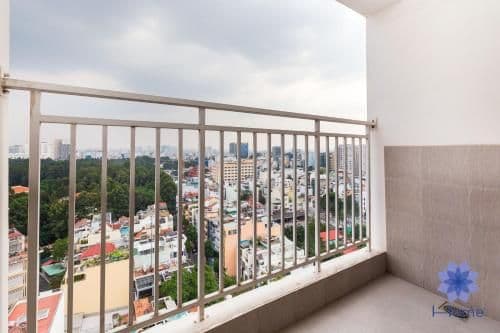 Apartment with Garden View