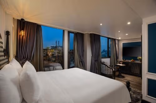 Honeymoon Double Room with City View