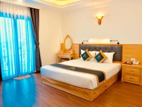 Deluxe Queen Room