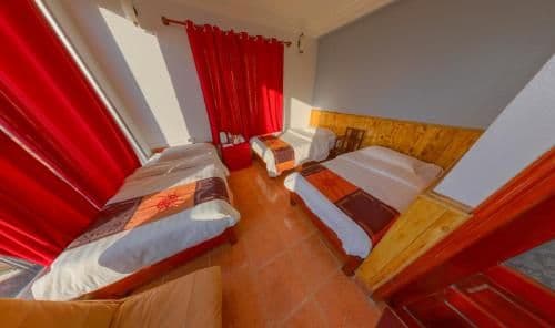Standard Twin Room with Mountain View