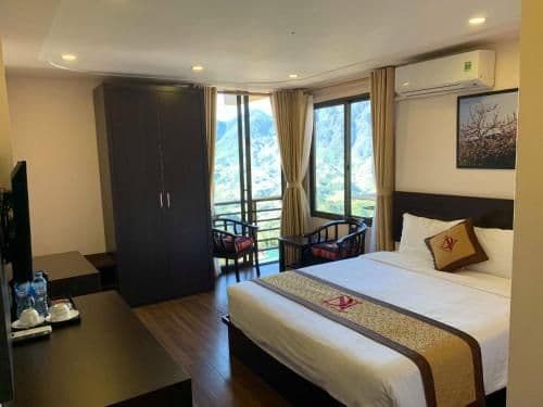 Standard Single Room with Mountain View