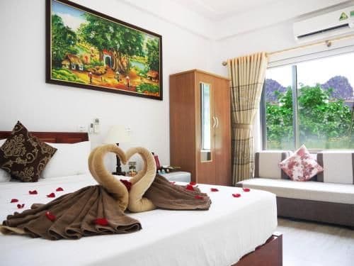 Deluxe Queen Suite