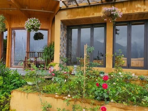 Suite with Mountain View