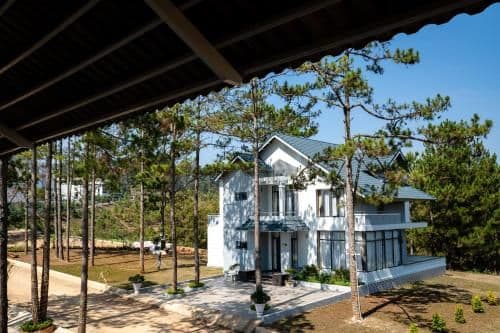 Villa with Garden View