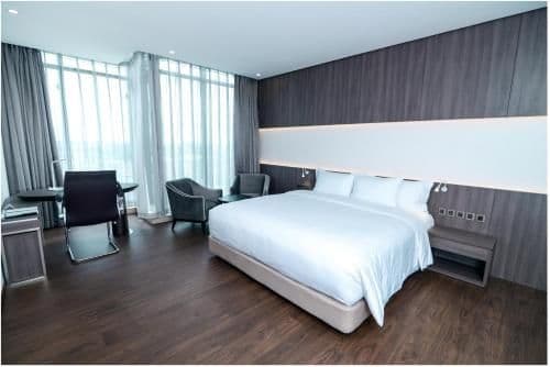 Deluxe King Room with City View