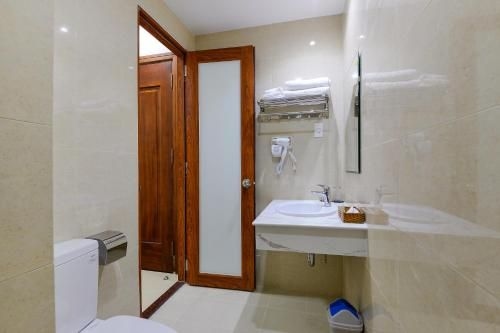 Royal Hotel2