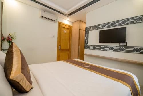 Deluxe Double Room (2 Adults + 1 Child)