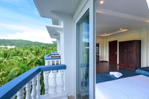 Family Room with Garden View