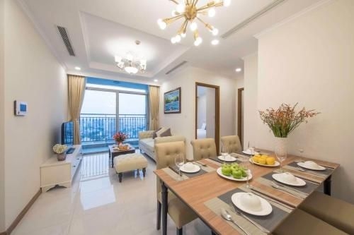 Vinhomes Luxury Apartment0