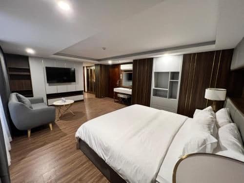 Studio with Spa Bath