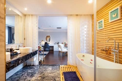 King Suite with Ocean View