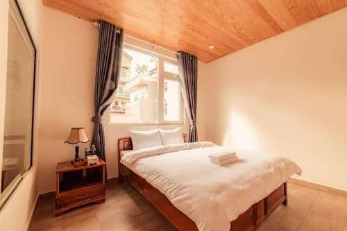 Deluxe Room (2 Adults + 1 Child)