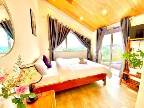 Family Room with Mountain View