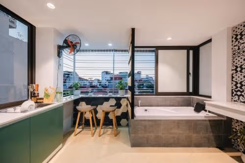 Studio with Spa Bath