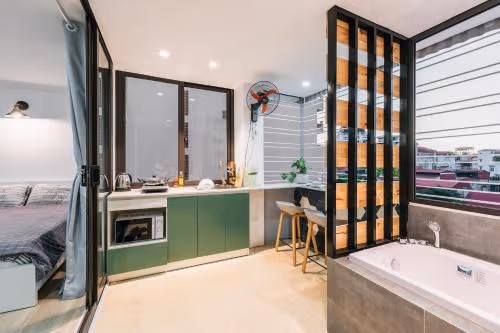 Studio with Spa Bath