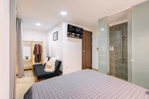 Studio with Spa Bath