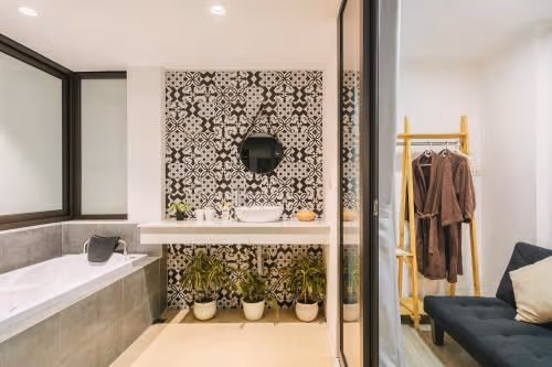 Studio with Spa Bath