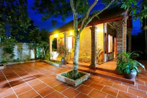 Bungalow with Garden View