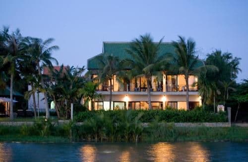THE VILLA @ RED BRIDGE THE VILLA @ RED BRIDGE