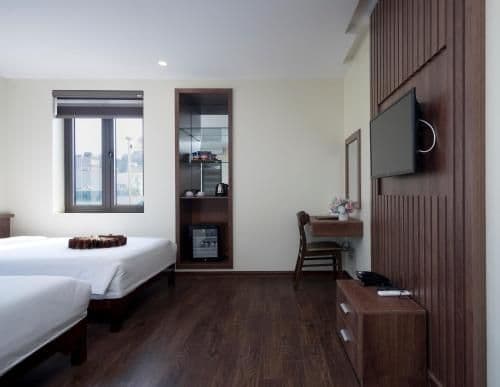 Twin Room with View