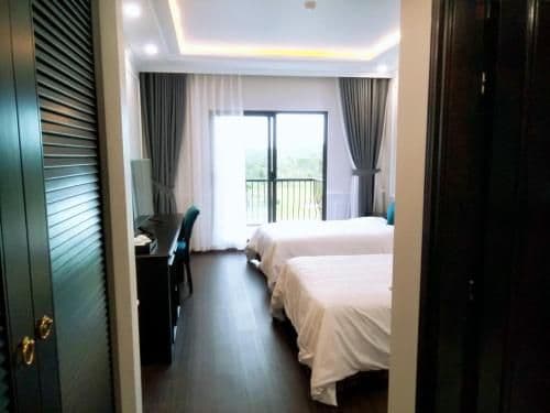 Double or Twin Room with Mountain View