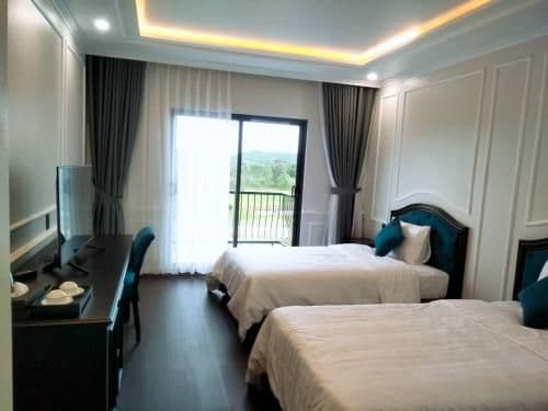 Double or Twin Room with Mountain View