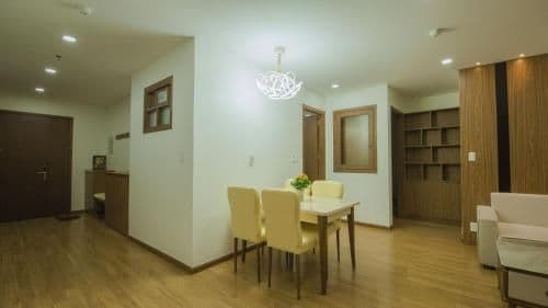Apartment with Mountain View