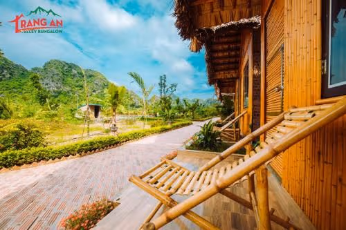 Deluxe Double Bungalow with Lake View