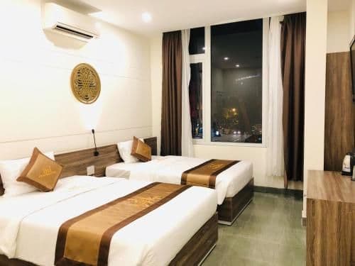 Deluxe Double or Twin Room with City View