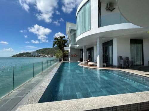 Villa - Beach Front