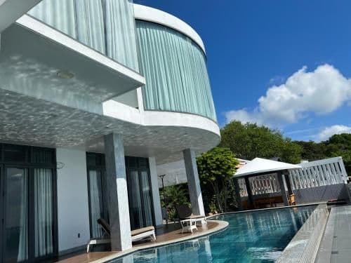 Villa - Beach Front