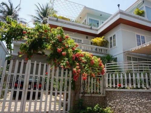 Villa - Beach Front