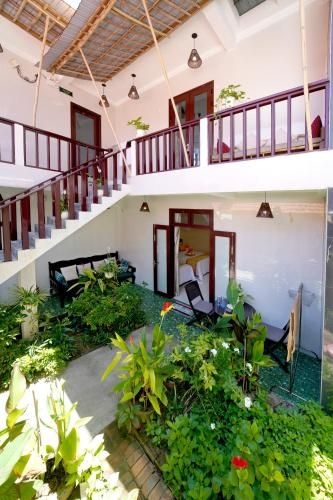 Pink Beach Homestay0