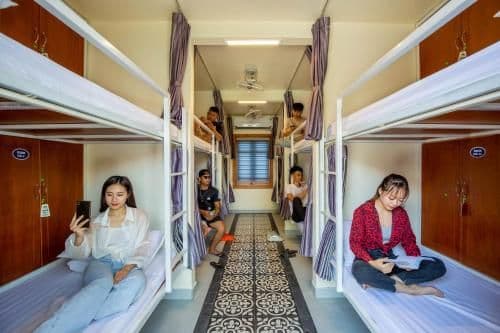 Single Bed in Mixed Dormitory Room