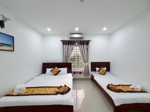 Economy Triple Room