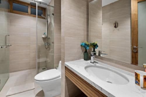Deluxe Room (2 Adults + 1 Child)