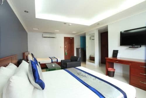 Executive Family Room
