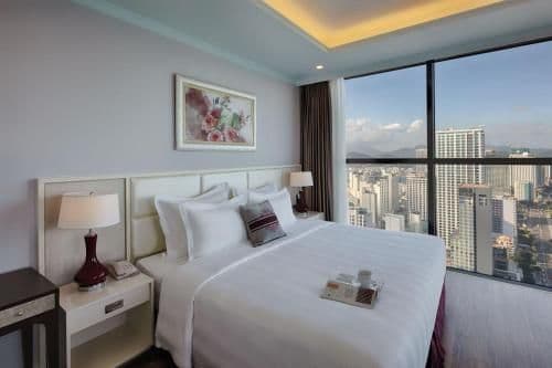 Grand Studio Ocean View King Bed