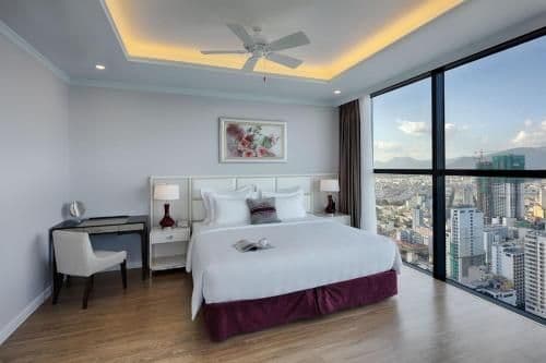 Grand Studio Ocean View King Bed