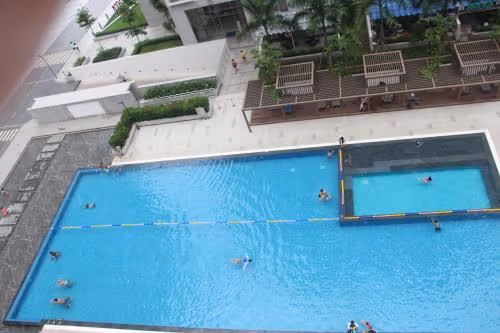 Apartment with Pool View