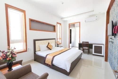 Deluxe Room (2 Adults + 1 Child)