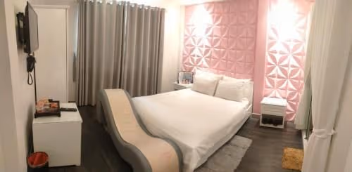 Queen Room