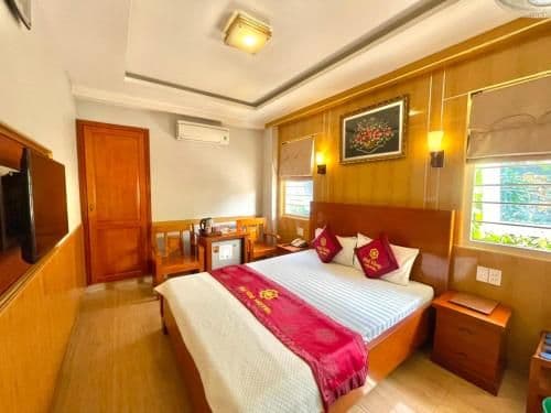 Standard Queen Room