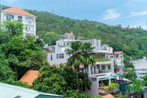 Linda Hotel1