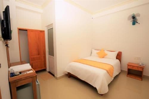 Standard Double Room No Window