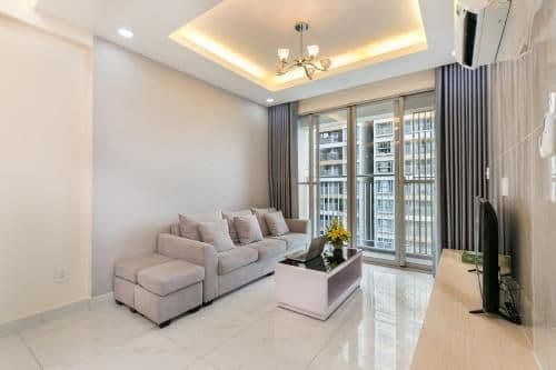 Apartment with Pool View
